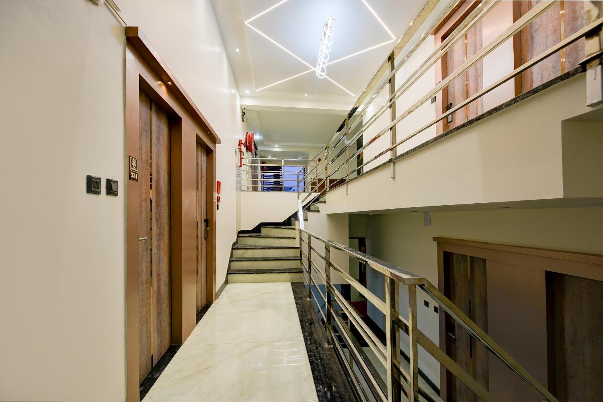 The Pearl Plaza Hotel In City Centre - Near New Delhi Railway Station Exterior photo
