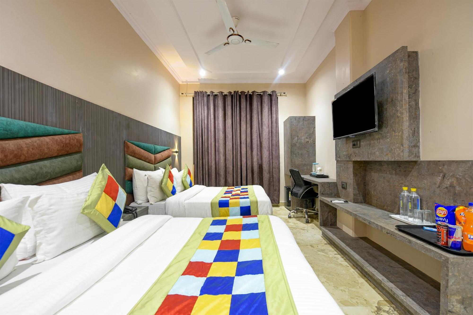 The Pearl Plaza Hotel In City Centre - Near New Delhi Railway Station Exterior photo